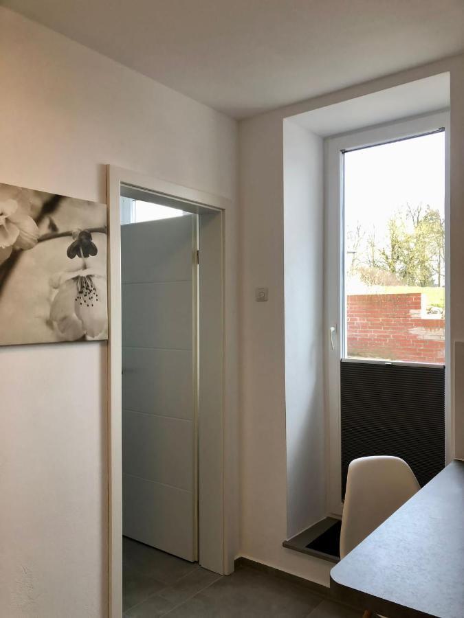 Erdgeschoss-Appartement Mit Seeterasse Ahrensbok Eksteriør billede