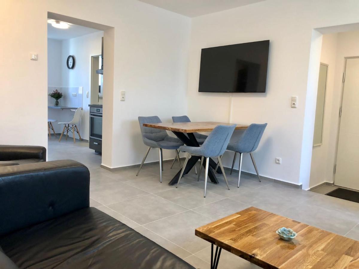 Erdgeschoss-Appartement Mit Seeterasse Ahrensbok Eksteriør billede